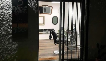 5 Espejos Barberia - Entre Calle B Y 5 Espejos Barberia - Entre Calle B Y