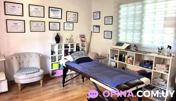 Ángeles kinesióloga - Maldonado Ángeles kinesióloga - Maldonado