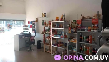 Autoservice Laisha 24 horas - 12400 Montevideo