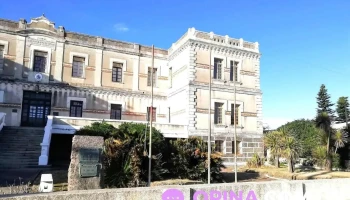 Colonia de vacaciones, Piriapólis. Ex Hotel de Baños. - Piriápolis