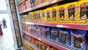 Comercial Avenida - 37 - Centro Comercial Avenida - 37 - Centro