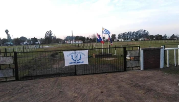 Complejo Deportivo Nuevo Berlin - 65000 Nuevo Berlín Complejo Deportivo Nuevo Berlin - 65000 Nuevo Berlín