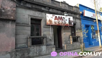 Escritorio Arturo Martínez - 37000 Melo