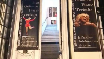 Escuela de Comedia Musical Valeria Lynch Montevideo - Montevideo
