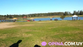 Lago Artificial - Parque Tomás Berreta - Sarandí Grande Lago Artificial - Parque Tomás Berreta - Sarandí Grande