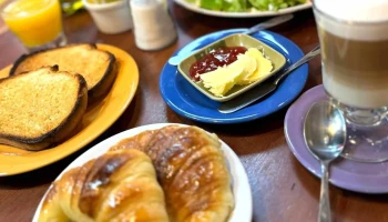 Medialunas Calentitas - Montevideo