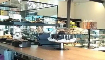 Panadería y cafetería De Madrid - Ciudad De La Costa