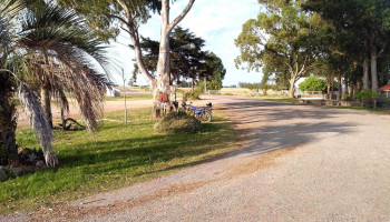 Parque y Cabaña Alquilar - Gaetán
