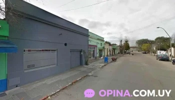 Salon Chaplin - 33000 Treinta Y Tres