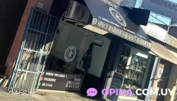 Space Barber's - 91000 Pando