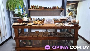 Viejo Almacén Arturo de Gales - 70100 Carmelo