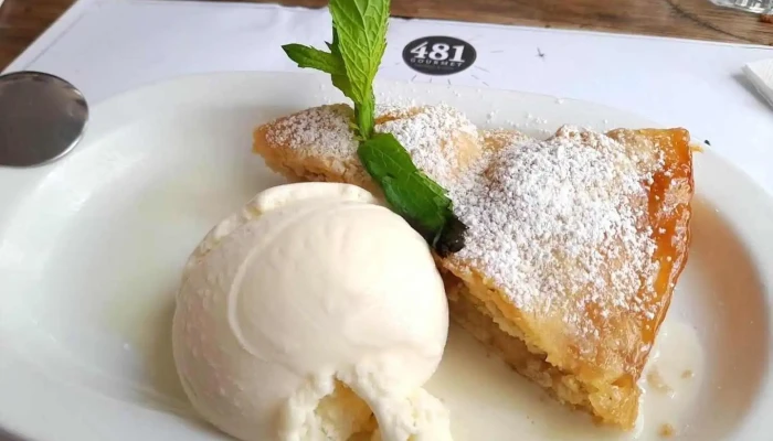 481 Gourmet:  Apfelstrudel - Restaurante