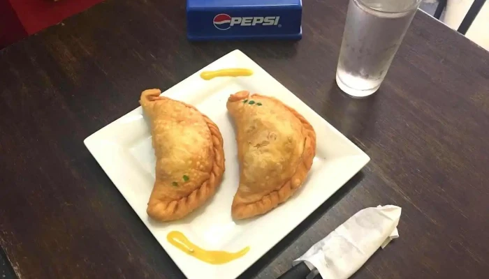 9 Reinas:  Empanada - Restaurante de comida rápida