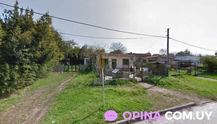 A M Barber Studio - 12100 Montevideo