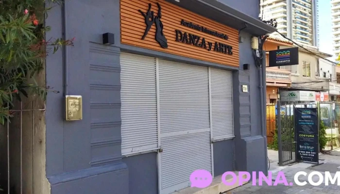 Academia Internacional De Danza Y Arte -    Polzoni Garcia Del Propietario - Montevideo