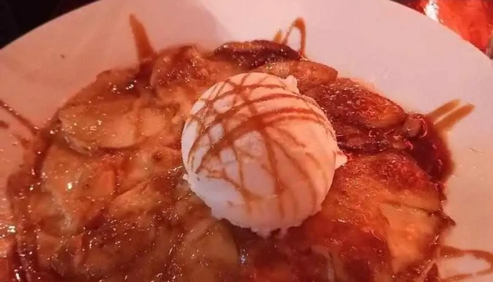 Albertos Tarta De Manzana