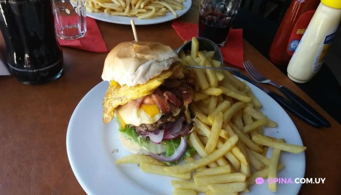 Alkala:  Hamburguesa - Restaurante