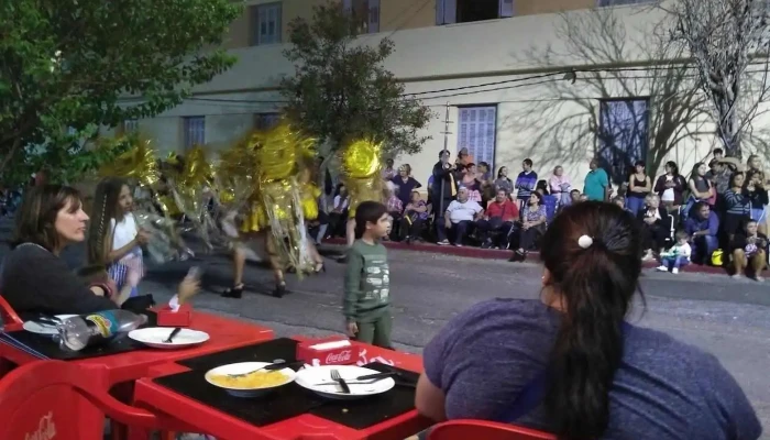 Almacen Y Rotiseria G Y J Ambiente - Restaurante de comida rápida