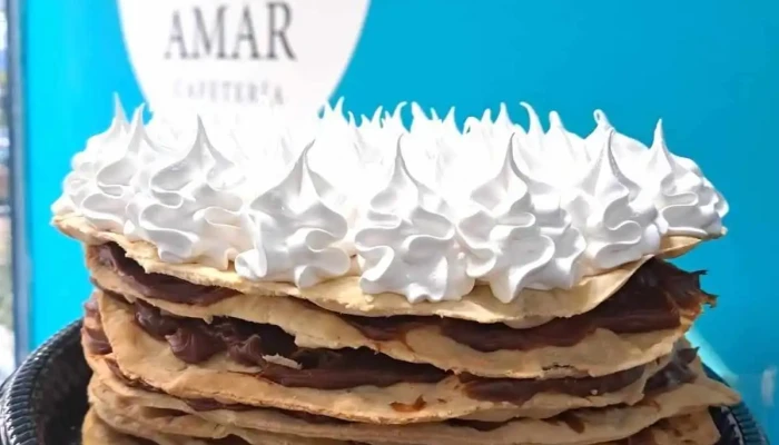 Amar Cafeteria:  Pastel - Cafetería