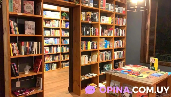 Amazonia -    Espacio Entre Libros Del Propietario - Montevideo
