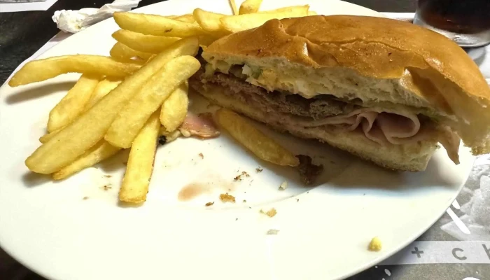 American Bar:  Papas Fritas - Restaurante de comida rápida