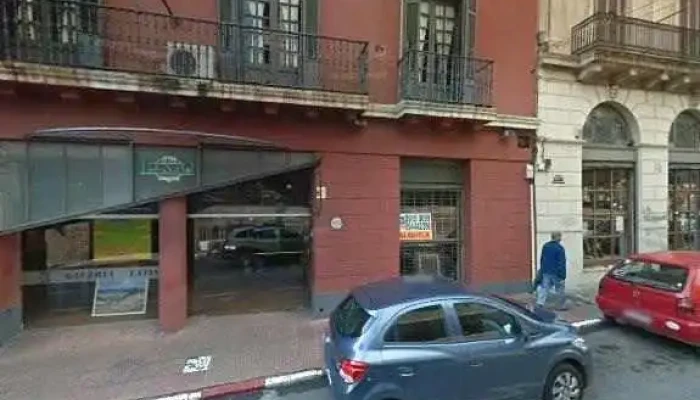 Angiulina:  Street View Y 360 - Cafetería