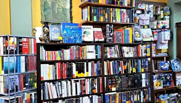 Arkham Libreria Y Papeleria Libro - Montevideo