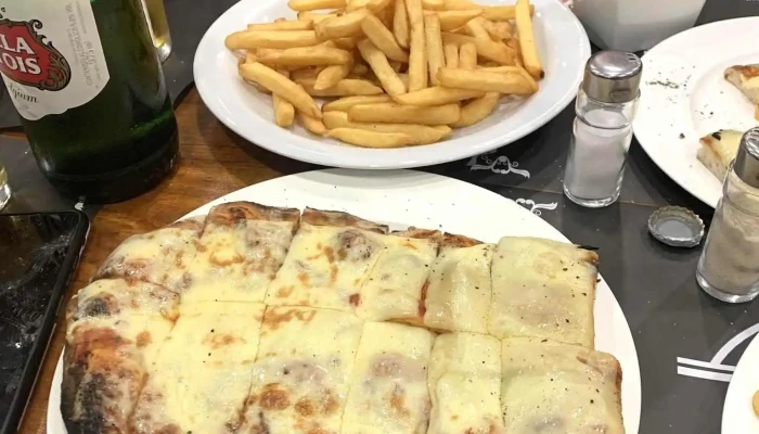 Asilo Bar:  Papas Fritas - Pub restaurante