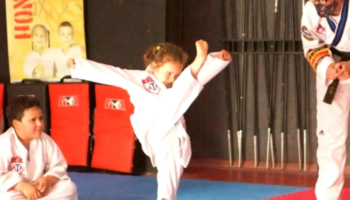 Atlantik Artes Marciales -  Numero - Atlántida