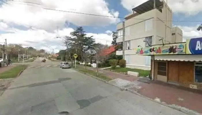 Autoservicio Piriapolis:  Street View Y 360