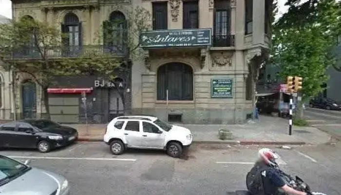 Av Uruguay Y Rio Branco Todo - Restaurante