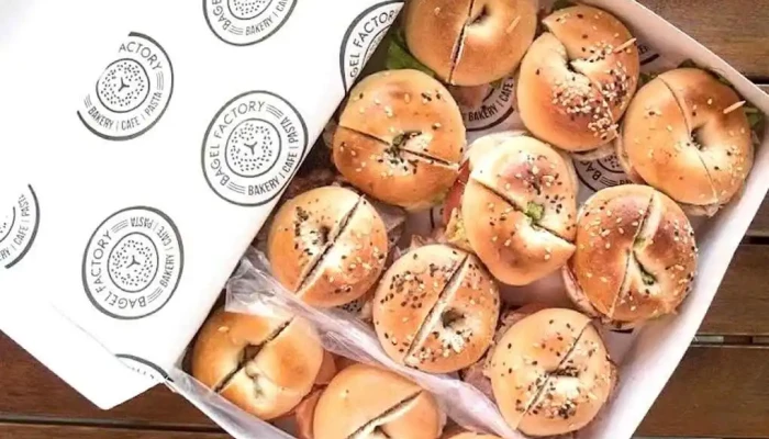 Bagel Factory Uruguay:  Comida Y Bebida