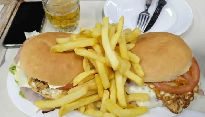 Bar Hispano:  Sandwich De Pollo - Bar