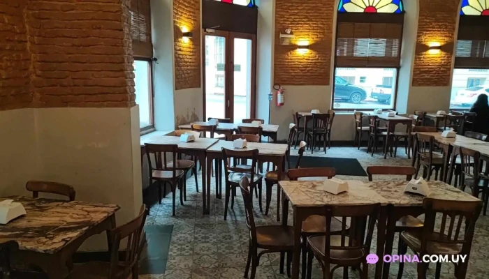 Bar Tasende:  Ambiente