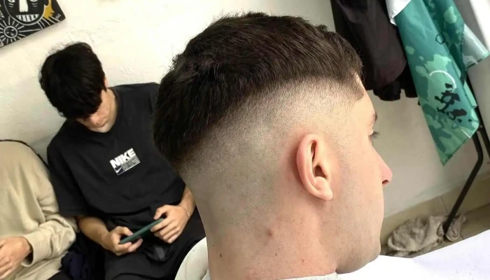 Barber Mateo - Dr. Juan Polero 1042