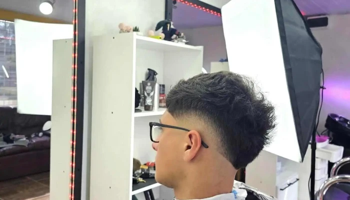 Barberia Bacanes - 15100 Salinas