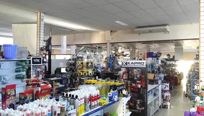 Barraca De Principio A Fin:  Interior - Tienda de materiales para la construcción