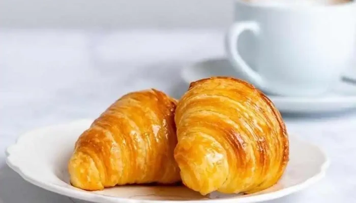 Belvedere Bakery:  Croissant