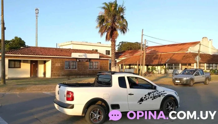 Biblioteca Juana De America Y Centro De Inclusion Digital Videos - La Floresta