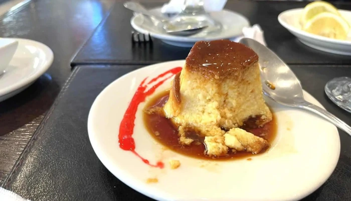 Blas:  Flan - Restaurante