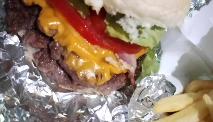 Bm Burgers Punta De Rieles Delivery:  Comentario 1 - Hamburguesería