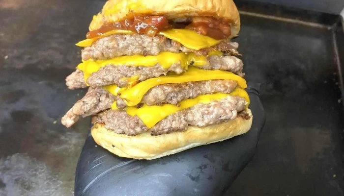 Bm Burgers Punta De Rieles Delivery:  Todo - Hamburguesería