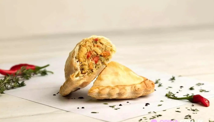 Bocatti Empanadas Carrasco:  Comida Y Bebida