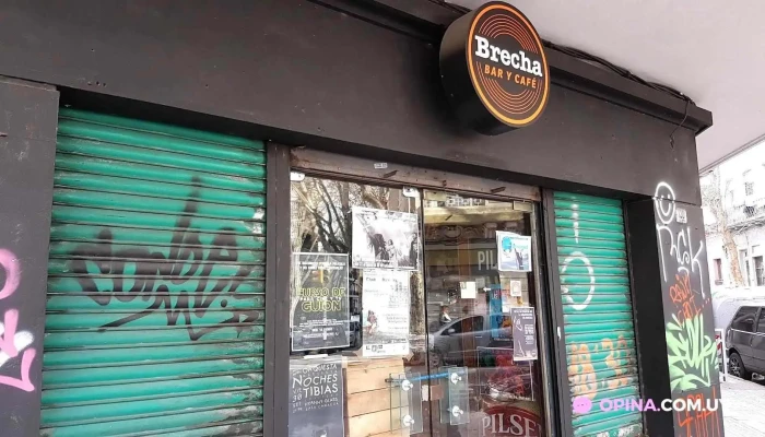 Brecha Bar Y Cafe:  Montevideo - Bar