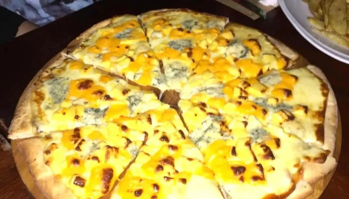 Brickel Irish Pub:  Pizza - Pub restaurante