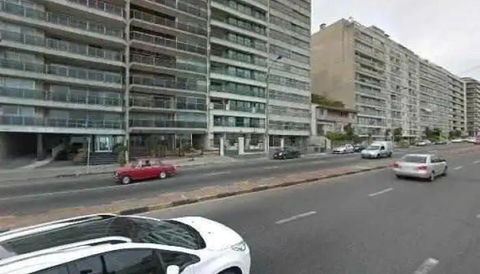 Broli Como Llegardeg - Montevideo