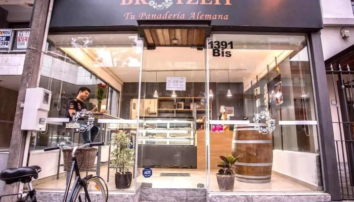 Brotzeit:  Tu Panaderia Alemana Montevideo - Panadería