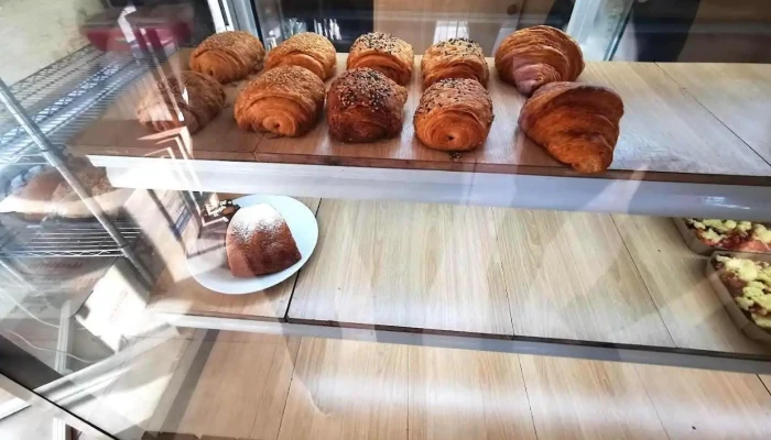 Brotzeit:  Tu Panaderia Alemana Vitrina - Panadería