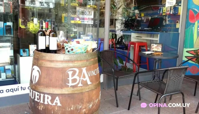 Bruja Averias Vinoteca Gourmet Ambiente