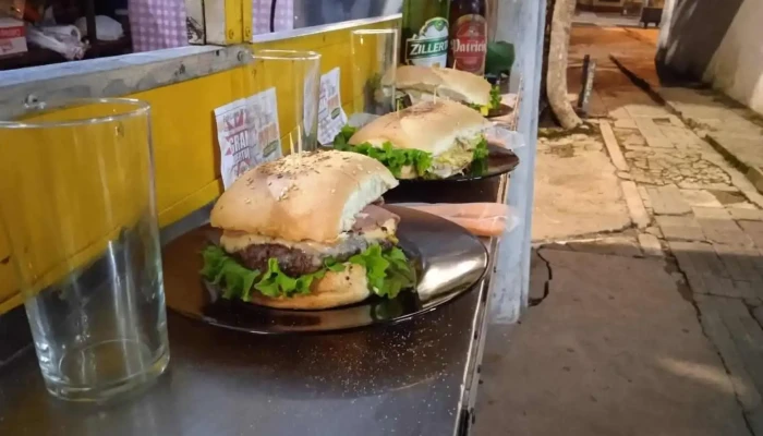 Buen Punto:  Comida Y Bebida